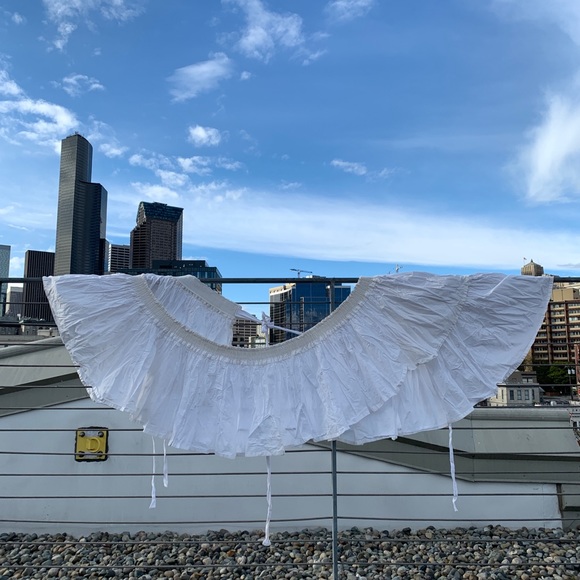 *Flaws* Ikea TIDLOSA 100% Cotton Elastic Dust Ruffle Bed Skirt, Size Adjustable? - Picture 9 of 9